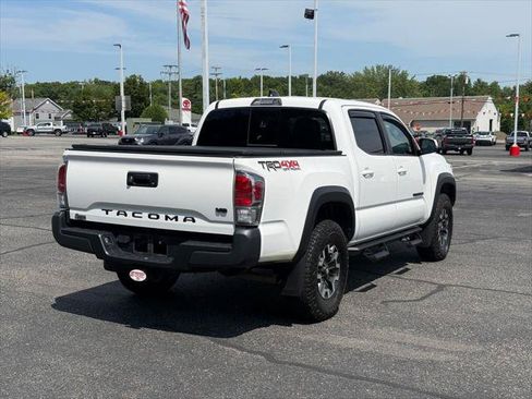 Certified 2022 Toyota Tacoma TRD Off-Road w/ TRD Premium Off Road Package AWD/4WD image 7