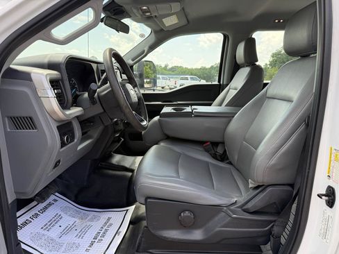 Used 2023 Ford F250 XL w/ 360-Degree Camera Package RWD image 10