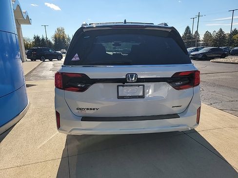 New 2026 Honda Odyssey Sport-L image 7