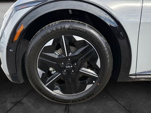 New 2025 Kia EV6 Wind image 14