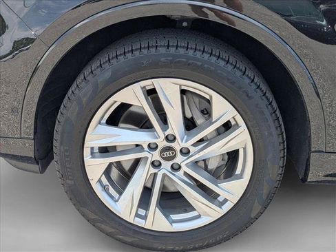 Used 2023 Audi Q7 2.0T Premium w/ Convenience Package AWD/4WD image 22