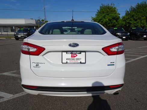 Used 2015 Ford Fusion SE image 5
