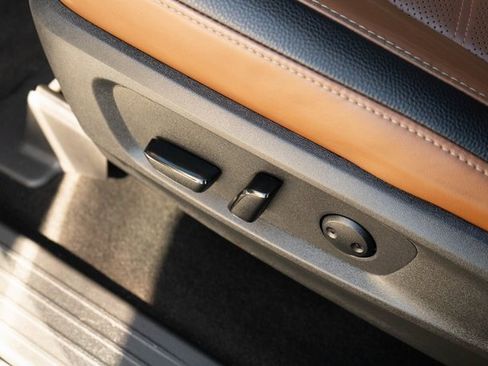 Used 2023 Nissan Pathfinder Platinum w/ Cargo Package image 19