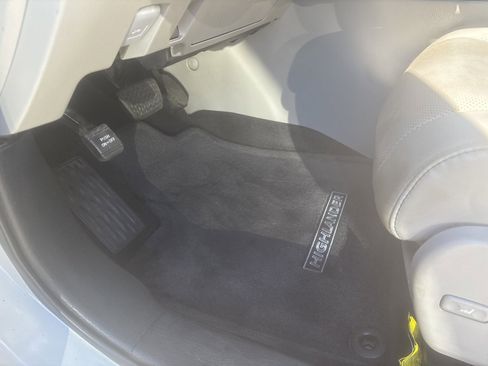 Used 2016 Toyota Highlander Limited Platinum image 7