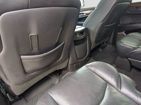 Used 2019 Cadillac Escalade ESV Luxury image 23