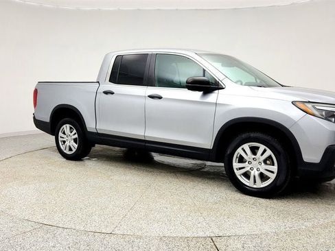 Used 2017 Honda Ridgeline RT image 3