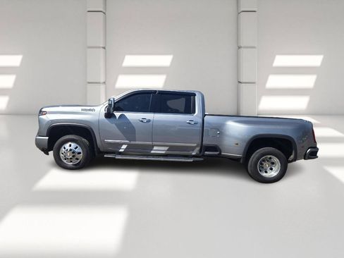 Used 2024 Chevrolet Silverado 3500 High Country w/ High Country Premium Package image 4