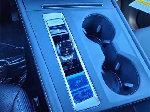 New 2026 Volkswagen Atlas Cross Sport SE image 13