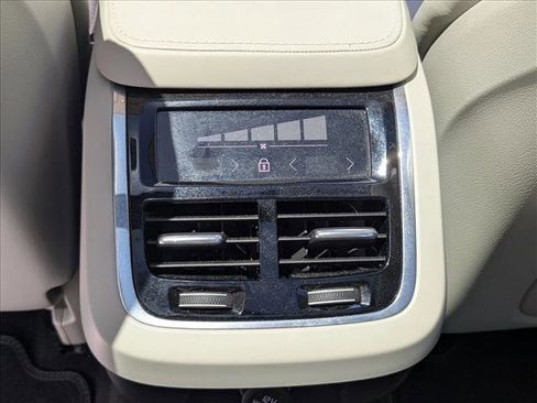 Used 2019 Volvo V90 T5 Inscription w/ Protection Package Premier FWD image 16