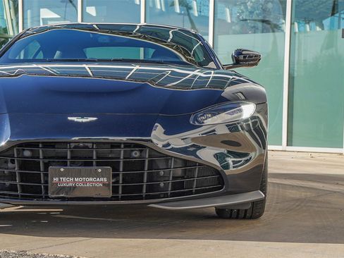 Used 2022 Aston Martin V8 Vantage Coupe image 7