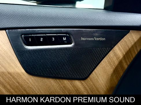 Used 2024 Volvo XC90 B6 Plus w/ Protection Package Premier AWD/4WD image 13