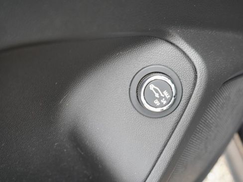 Used 2021 Chevrolet TrailBlazer RS w/ Sun and Liftgate Package image 24