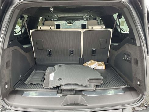 Certified 2025 Cadillac Escalade ESV Sport Platinum image 10