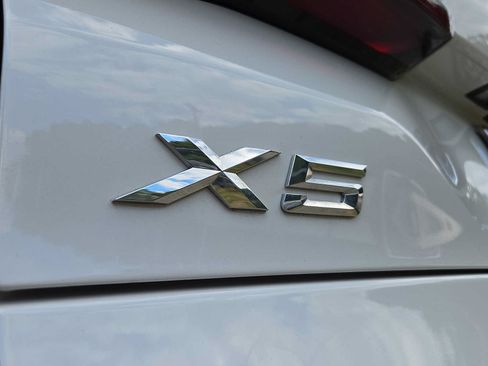 Used 2024 BMW X5 xDrive40i w/ M Sport Package AWD/4WD image 32