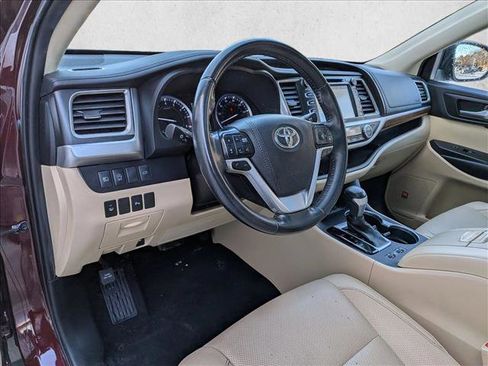 Certified 2019 Toyota Highlander Limited image 10