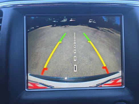 Used 2018 Jeep Grand Cherokee Limited image 15