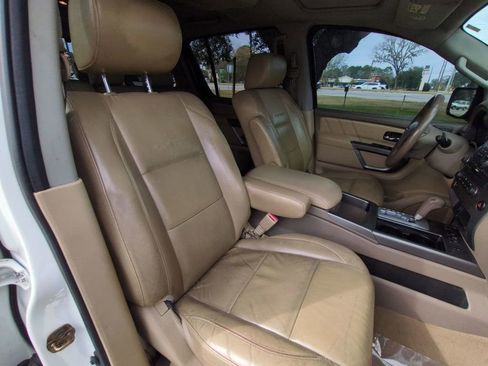 Used 2015 Nissan Armada Platinum image 22