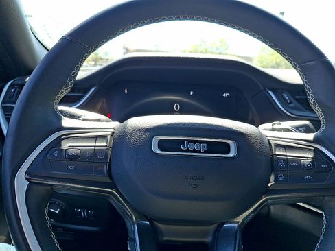 Used 2022 Jeep Grand Cherokee L Laredo AWD/4WD image 16