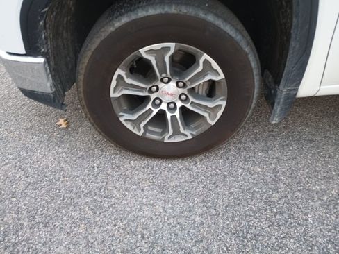 Used 2025 GMC Sierra 1500 SLT image 16