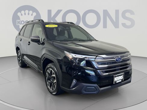 Used 2025 Subaru Forester Premium w/ Convenience Package #1 AWD/4WD image 2