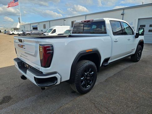 New 2026 GMC Sierra 2500 AT4 w/ AT4 Premium Plus Package AWD/4WD image 6