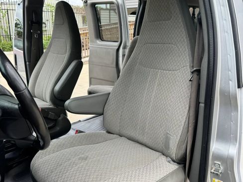 Used 2017 Chevrolet Express 3500 LT w/ LT Preferred Equipment Group image 23