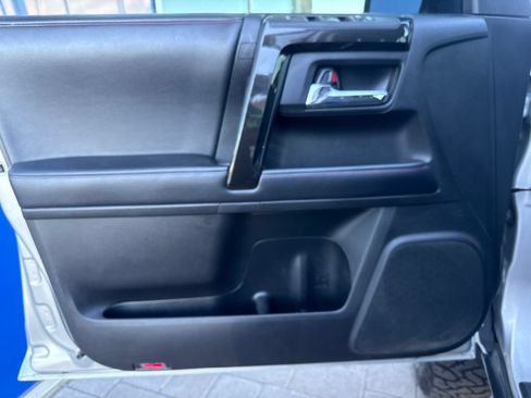 Used 2019 Toyota 4Runner TRD Off-Road AWD/4WD image 21