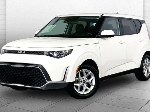 Certified 2025 Kia Soul LX FWD image 12