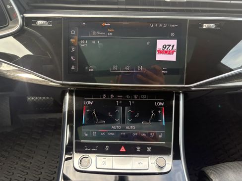 Used 2021 Audi Q8 Prestige w/ Prestige Package image 15