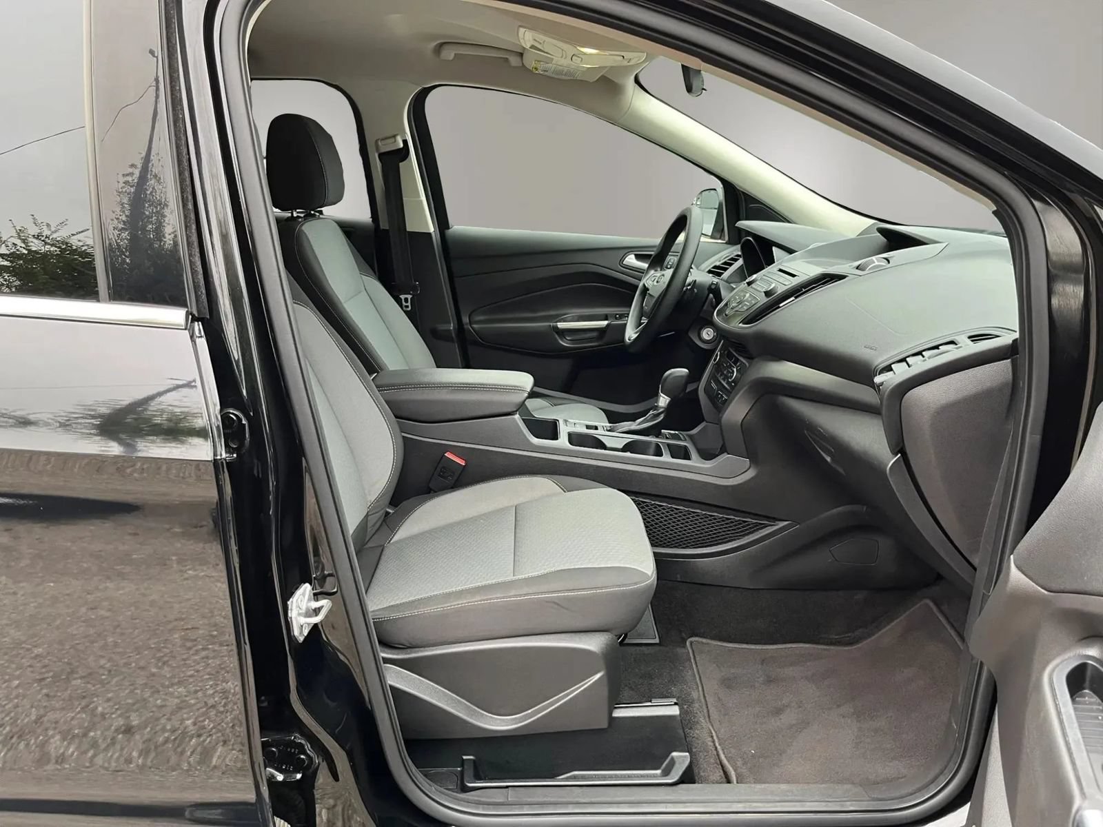 Used 2017 Ford Escape SE AWD/4WD image 11