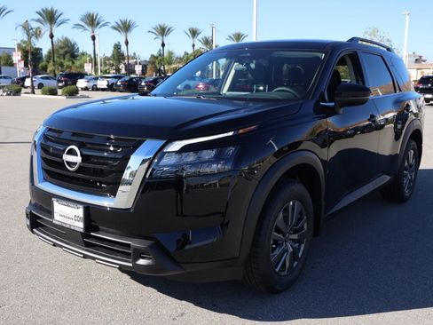 New 2025 Nissan Pathfinder SV w/ Cargo Package image 8