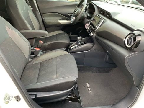 Used 2019 Nissan Kicks SV image 26