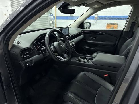 Used 2024 Honda Pilot Touring image 33