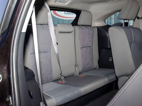 Used 2022 Toyota Highlander LE image 8