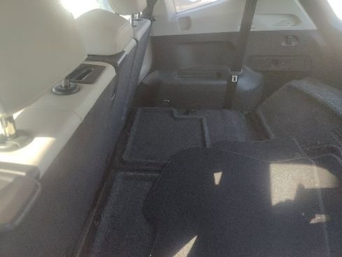 Used 2023 Volkswagen Tiguan SE image 17