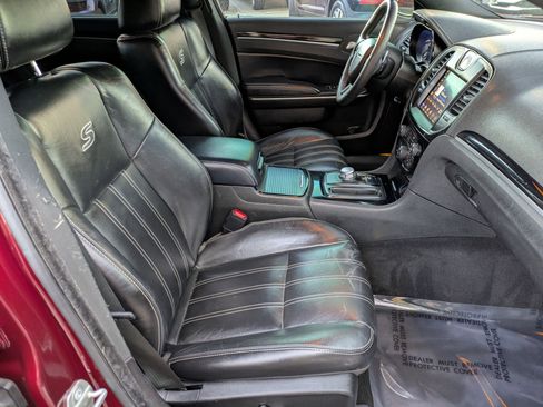 Used 2023 Chrysler 300 S image 27