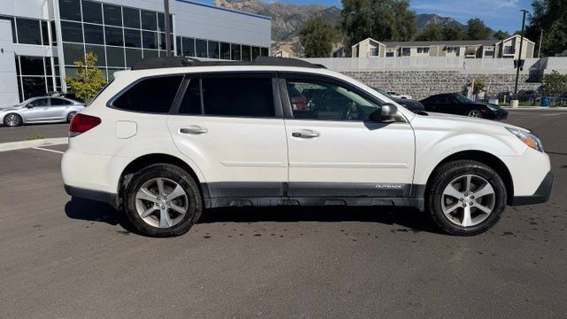 Used 2013 Subaru Outback 3.6R Limited AWD/4WD image 2
