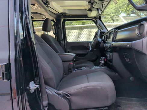 Used 2023 Jeep Wrangler Unlimited Sport AWD/4WD image 29