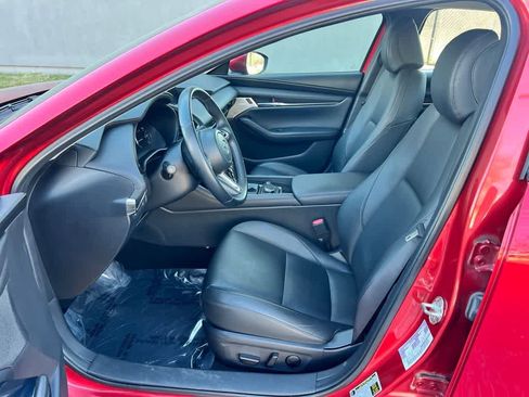 Used 2019 MAZDA MAZDA3 Sedan w/ Preferred Package image 12