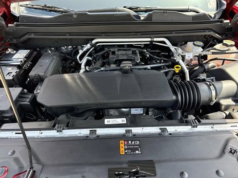 Used 2026 Chevrolet Colorado ZR2 w/ Technology Package AWD/4WD image 37