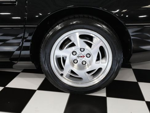 Used 1990 Chevrolet Corvette ZR-1 RWD image 33