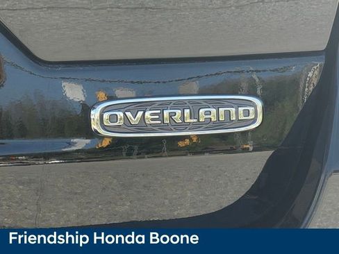 Used 2023 Jeep Grand Cherokee Overland AWD/4WD image 12
