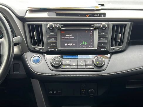 Used 2017 Toyota RAV4 XLE AWD/4WD image 14