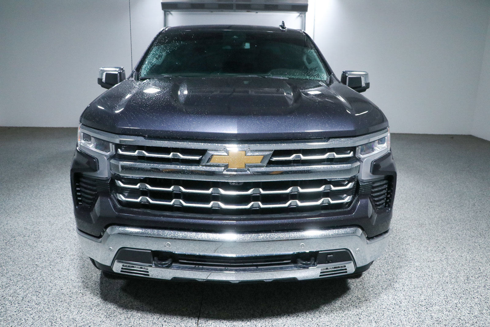 Used 2022 Chevrolet Silverado 1500 LTZ AWD/4WD image 4