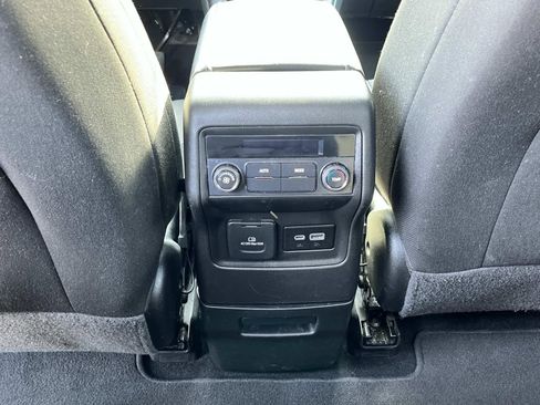 Used 2023 GMC Acadia SLE w/ Driver Convenience Package image 17