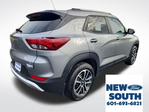 Used 2024 Chevrolet TrailBlazer LT w/ Convenience Package image 5