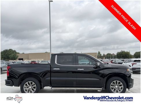 Used 2022 Chevrolet Silverado 1500 High Country w/ Technology Package AWD/4WD image 3