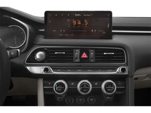 Used 2023 Genesis G70 2.0T image 13