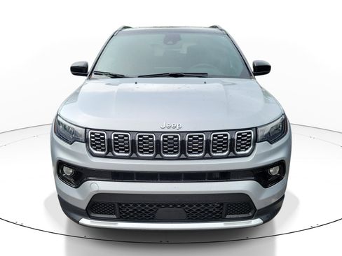 Used 2025 Jeep Compass Limited AWD/4WD image 2