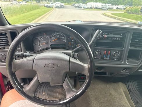 Used 2007 Chevrolet Silverado 1500 LT w/ Crew Cab Value Package RWD image 7